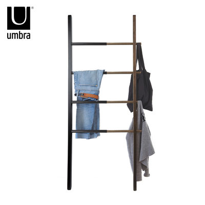 打造靈動(dòng)收納 umbra哈伯階梯式衣帽架，現(xiàn)代家居的簡(jiǎn)約美學(xué)與實(shí)用主義